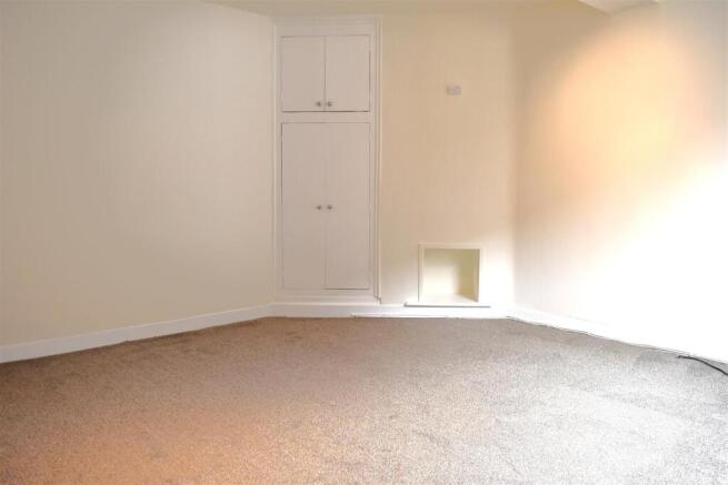 DOUBLE BEDROOM