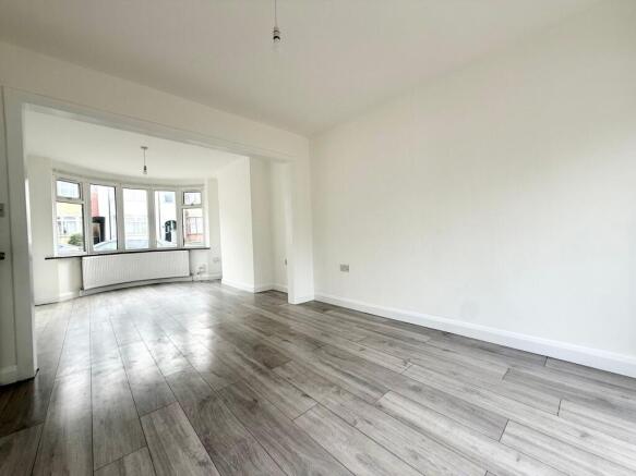 Chester Avenue, Luton, LU4 photo 2