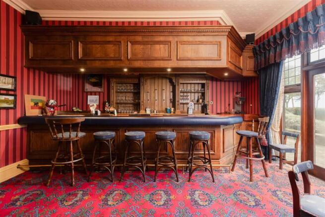 12 bed Character Property for sale Image 9