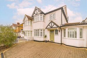 14, Chumleigh Walk, Surbiton KT5 8BW