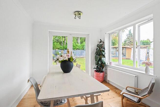 Scheduled Viewing Day - Saturday 24th October  - Cul De Sac Location, Wendover photo 4