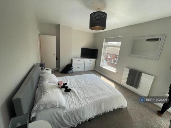 2 bed Terraced to rent Image 5
