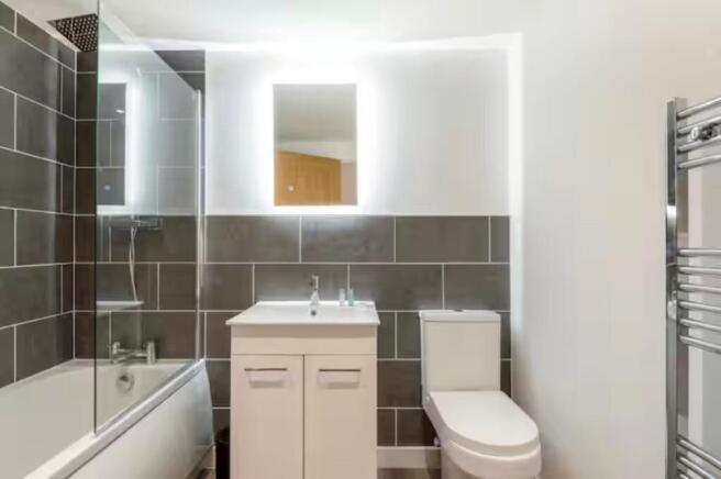 2 bed Apartment to rent Image 8