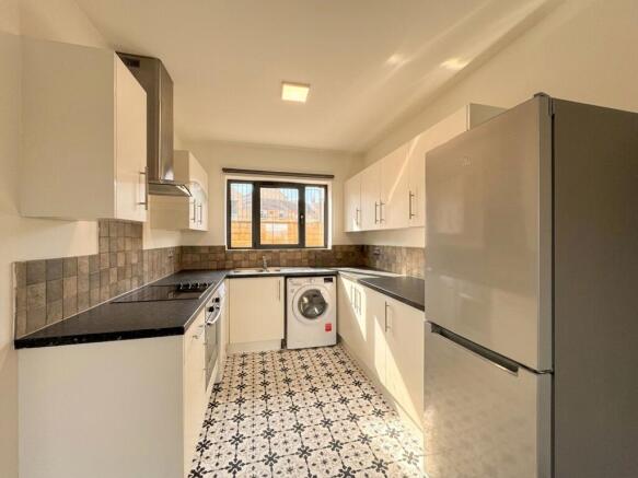 2 bed Flat to rent Image 4