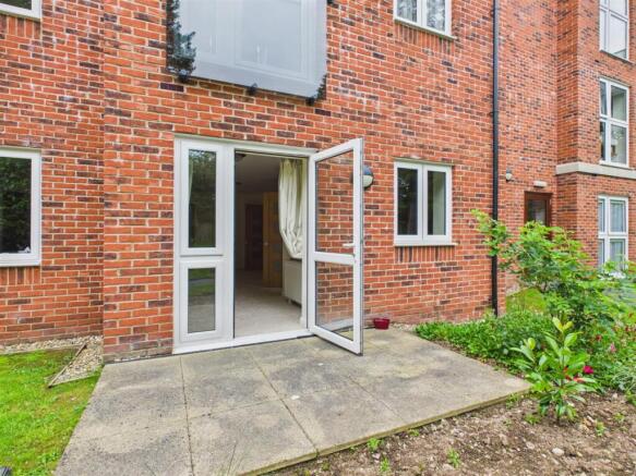 1 bed Retirement Property for sale Image 10