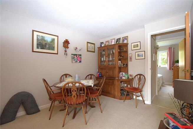 Adams Way, Alton, Hampshire, GU34 photo 4