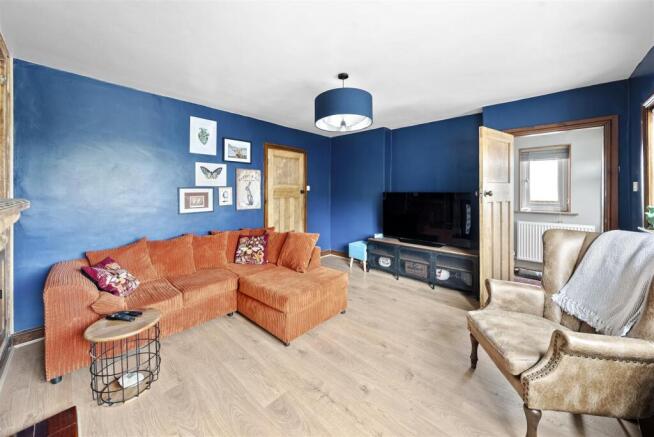 3 bed Semi-Detached for sale Image 7