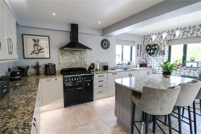 3 bed Detached for sale Image 5