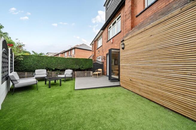 4 bed Semi-Detached for sale Image 12