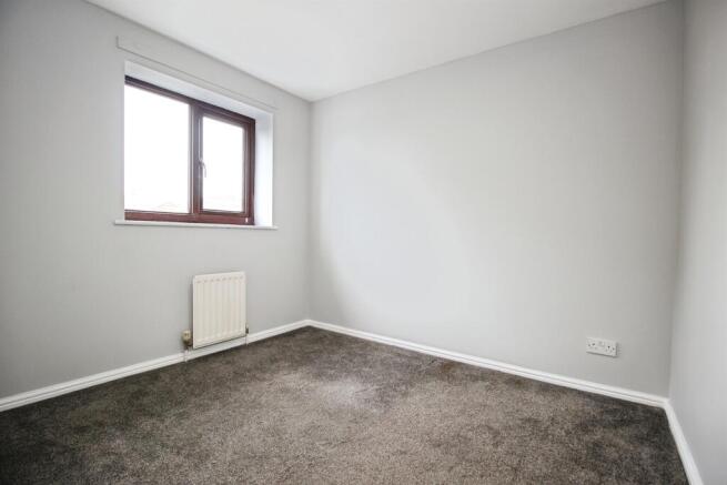 4 bed Semi-Detached for sale Image 12