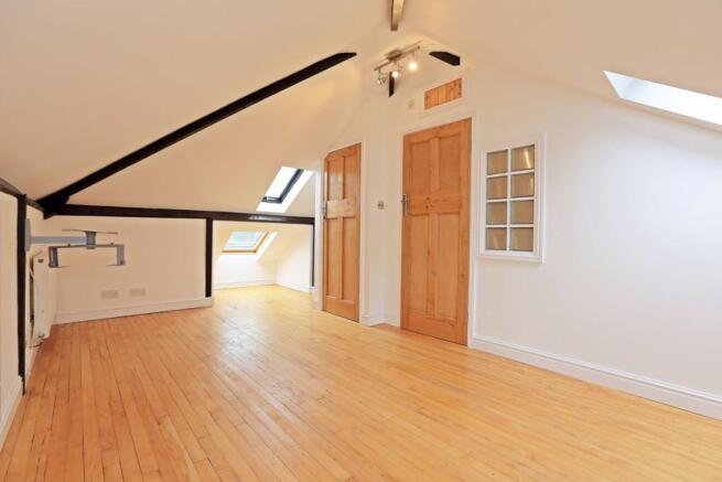 Master bedroom + ens