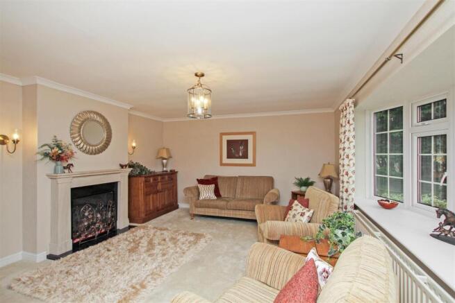 Sitting & Dining Room.JPG