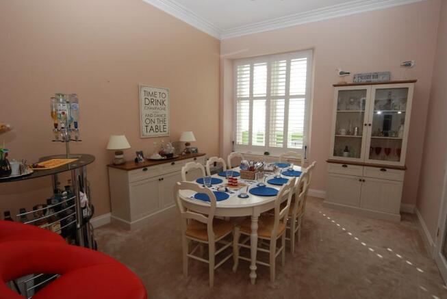 Formal dinning room