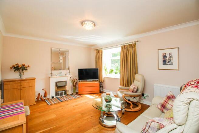 2 bed Apartment for sale Image 5