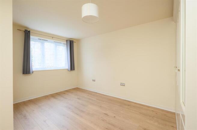 2 bed Apartment for sale Image 10