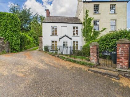 9 Castle Parade, Usk, Gwent, NP15 1AA