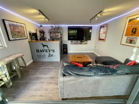 10. summer house bar.jpg