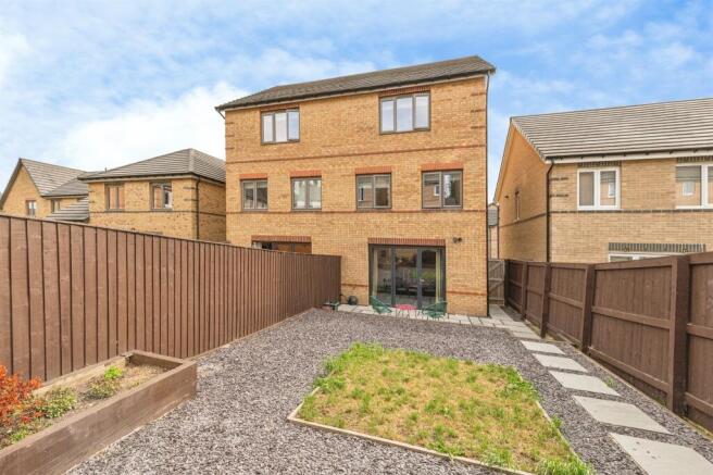 3 bed Semi-Detached for sale Image 4