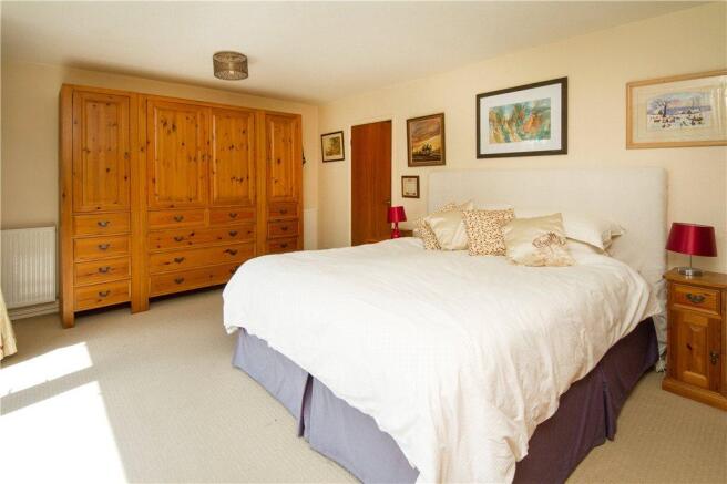 04 Bedroom