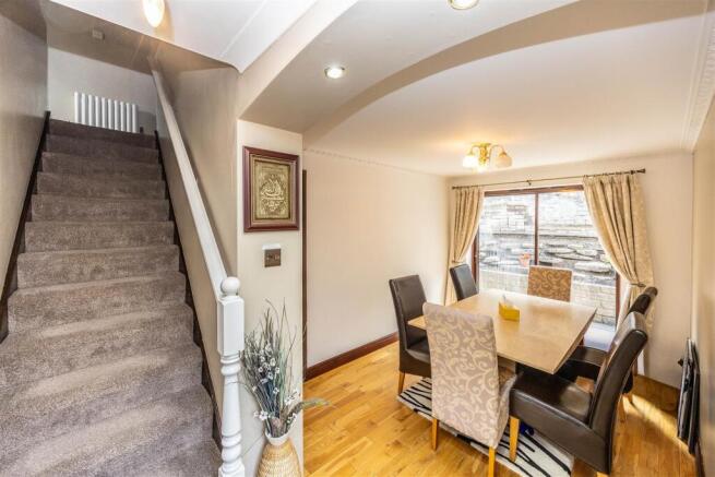3 bed Semi-Detached for sale Image 9