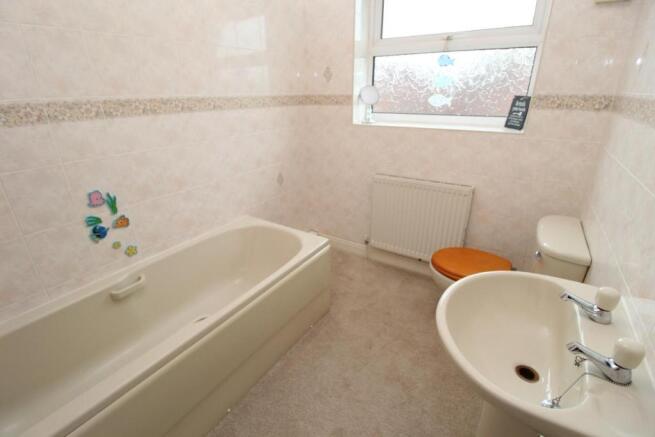 HOUSE BATHROOM/ W.C.