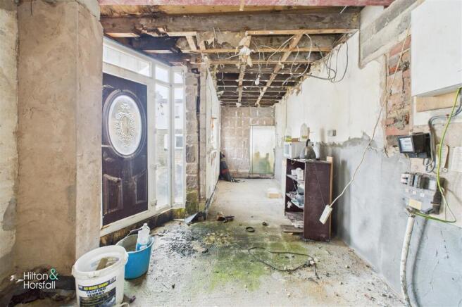 2 bed House for sale Image 6