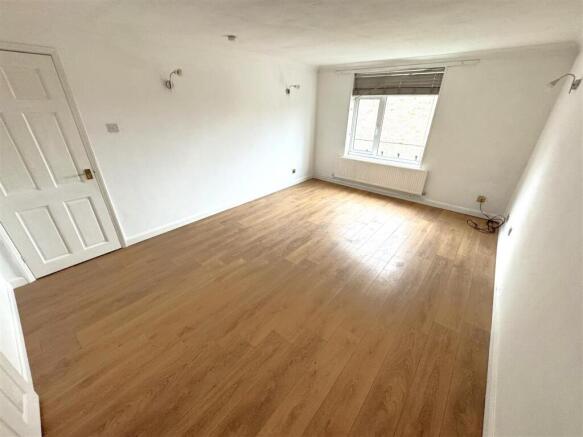 Wansford Place, Corby photo 4