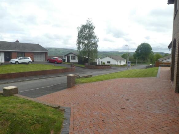 driveway.JPG