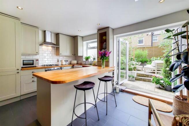 6_Kitchen-1.jpg