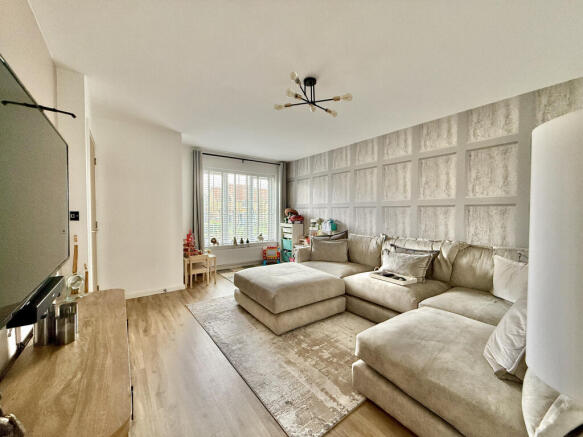 3 bed Semi-Detached for sale Image 5