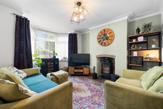 4 bed Semi-Detached for sale Image 2