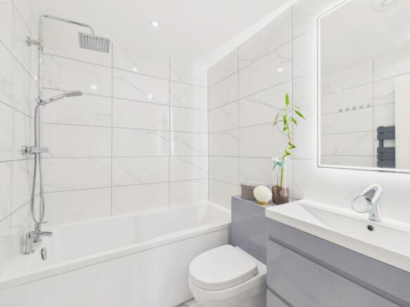 3 bed Terraced for sale Image 9