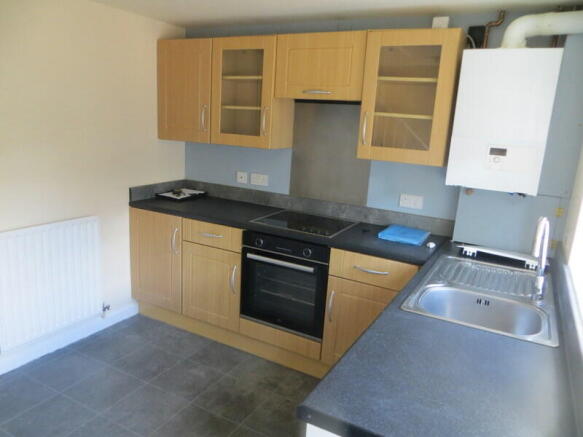 7 Green Square, Llanfyllin, Powys, SY22 5AB photo 4