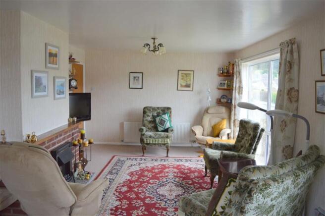 Lounge/Dining Room