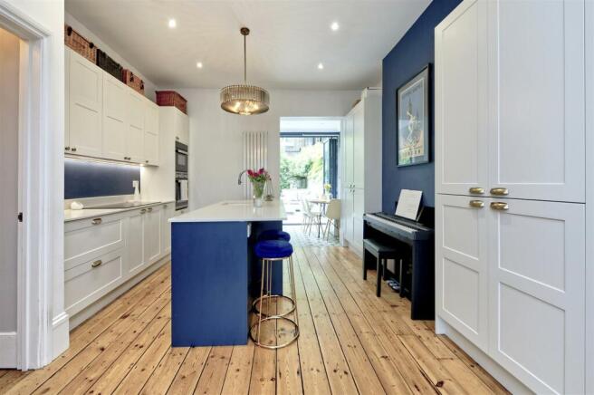 Goldhawk Road, W6 - FOR SALE
