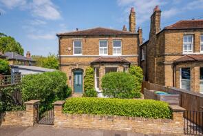 1, Ildersly Grove, London SE21 8EU