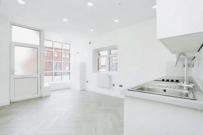 Kitchen/Lounge