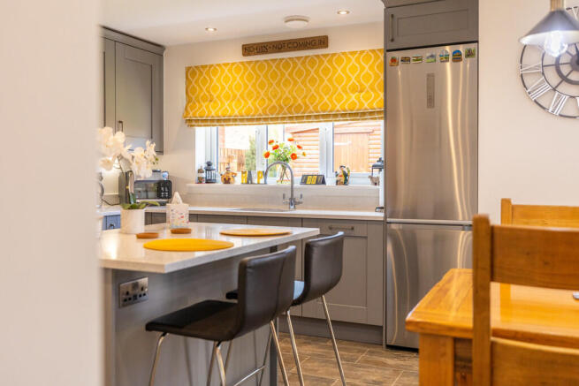 Kitchen Diner Fam...