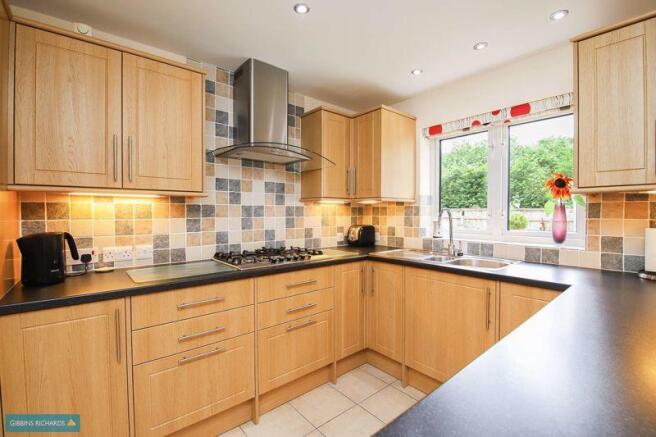 kitchen/breakf...
