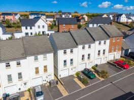 16, Molyneux Drive, Crediton EX17 3FH