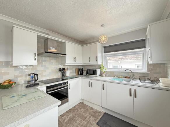 Shirburn Road 40 - Kitchen.jpg