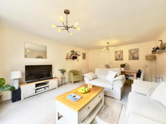 4 bed Town House to rent Image 7