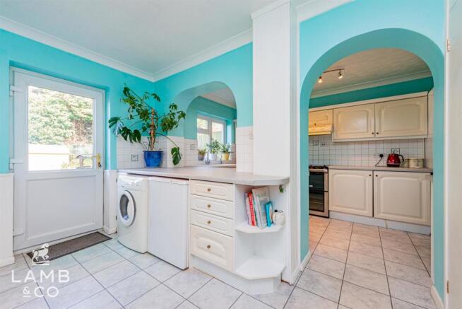 KITCHEN: