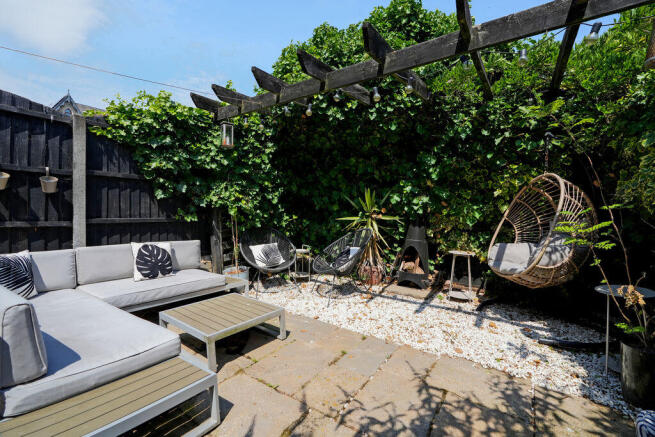 3 bed Terraced for sale Image 4