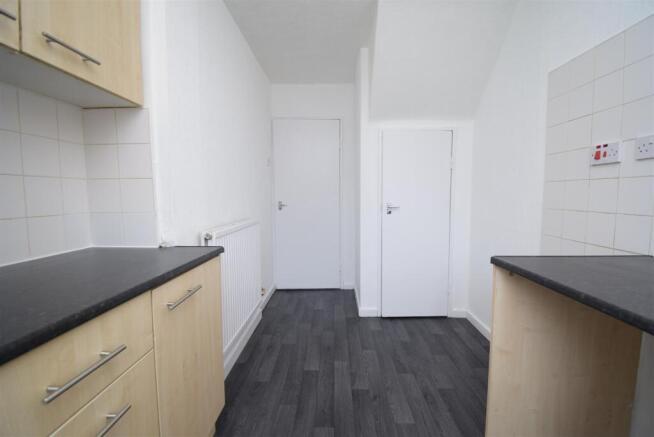 2 bed Terraced to rent Image 8