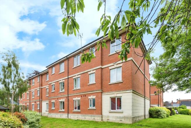 2-bed flat on Brock End, Swindon, Wiltshire, SN1, £115,000