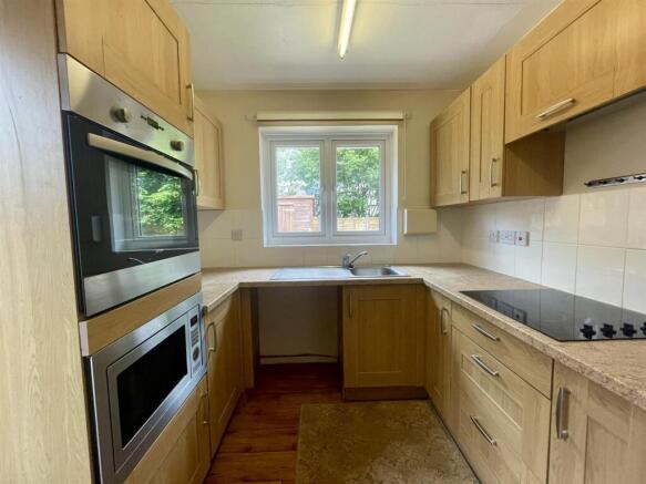 Kitchen (1/2)