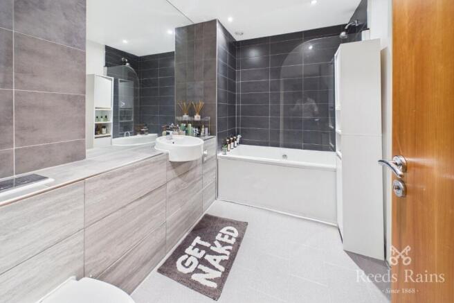 2 bed Apartment for sale Image 7