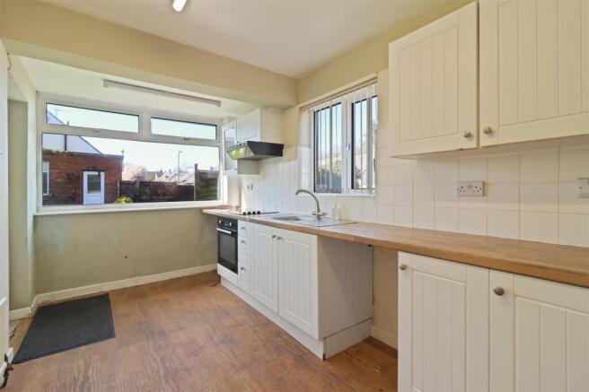 Storrs Road, Chesterfield, S40 photo 2