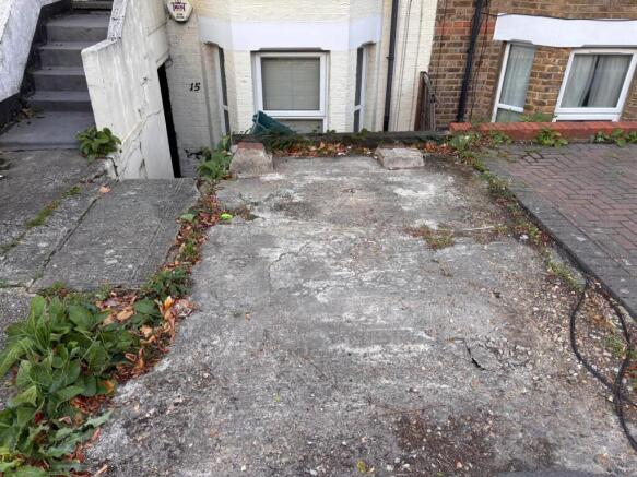 1-bed flat on Page Heath Villas, Bickley, Bromley, £230,000